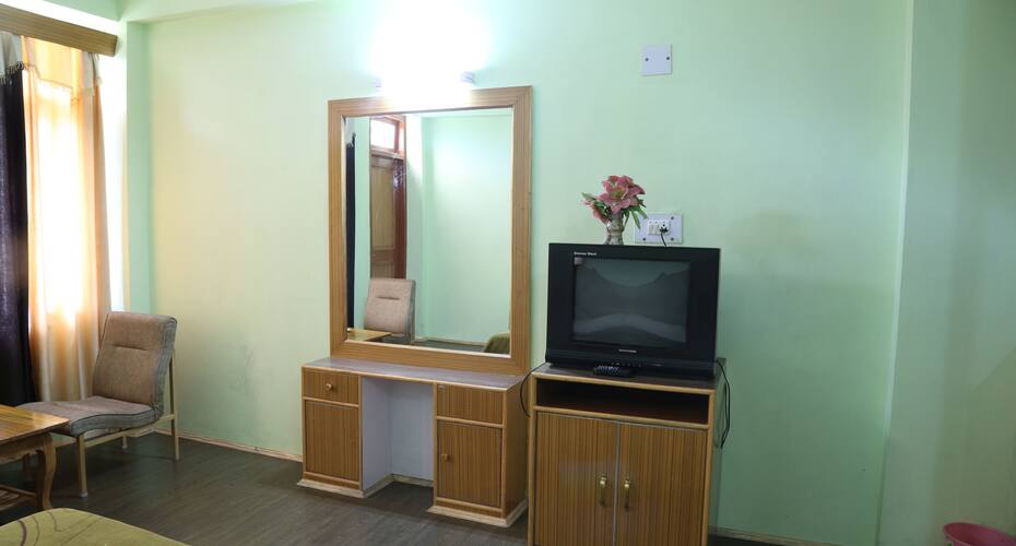Hotel Snow Bird, Manali 4